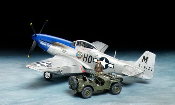 Tamiya 25205, P-51D Mustang en 1/4t 4&#215;4 Light Vehicle, Bouwdozen.eu